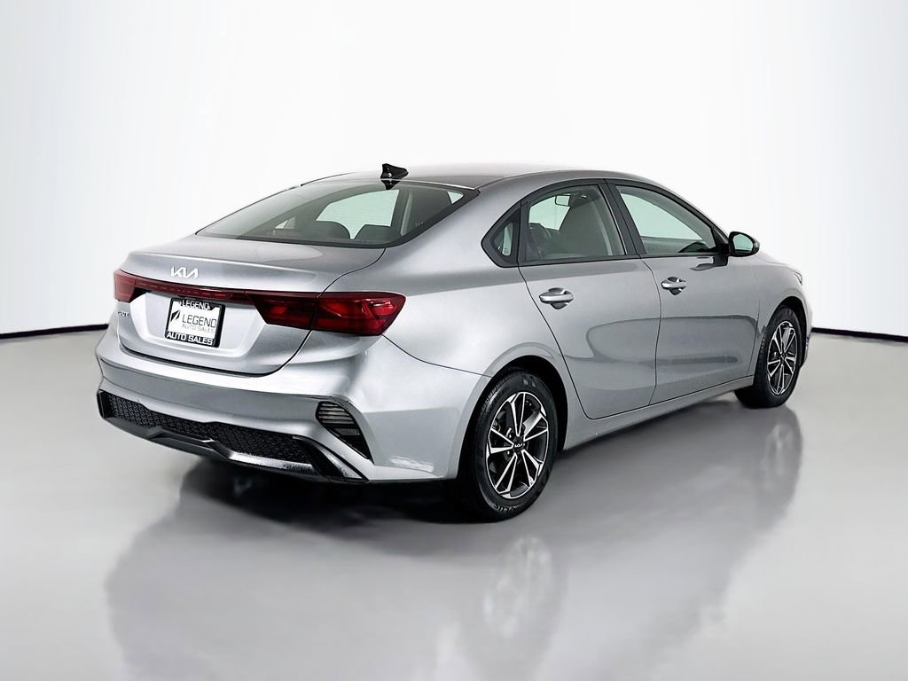 Used 2022 Kia Forte LXS image 2