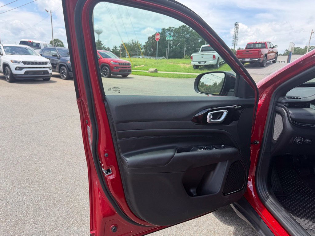 New 2026 Jeep Compass Latitude AWD/4WD image 13