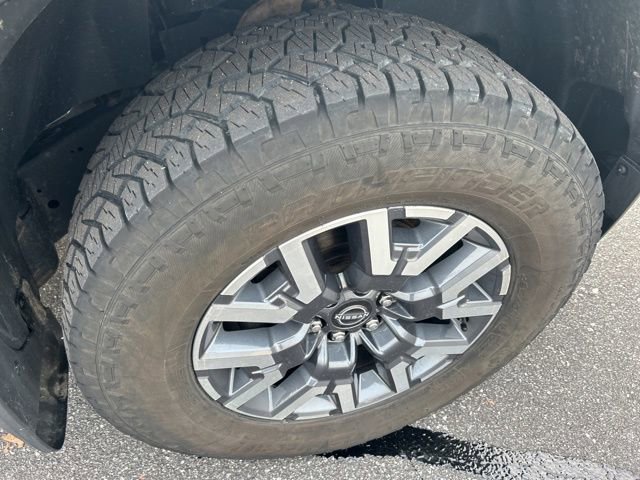 Used 2023 Nissan Frontier SV w/ SV Convenience Package image 12