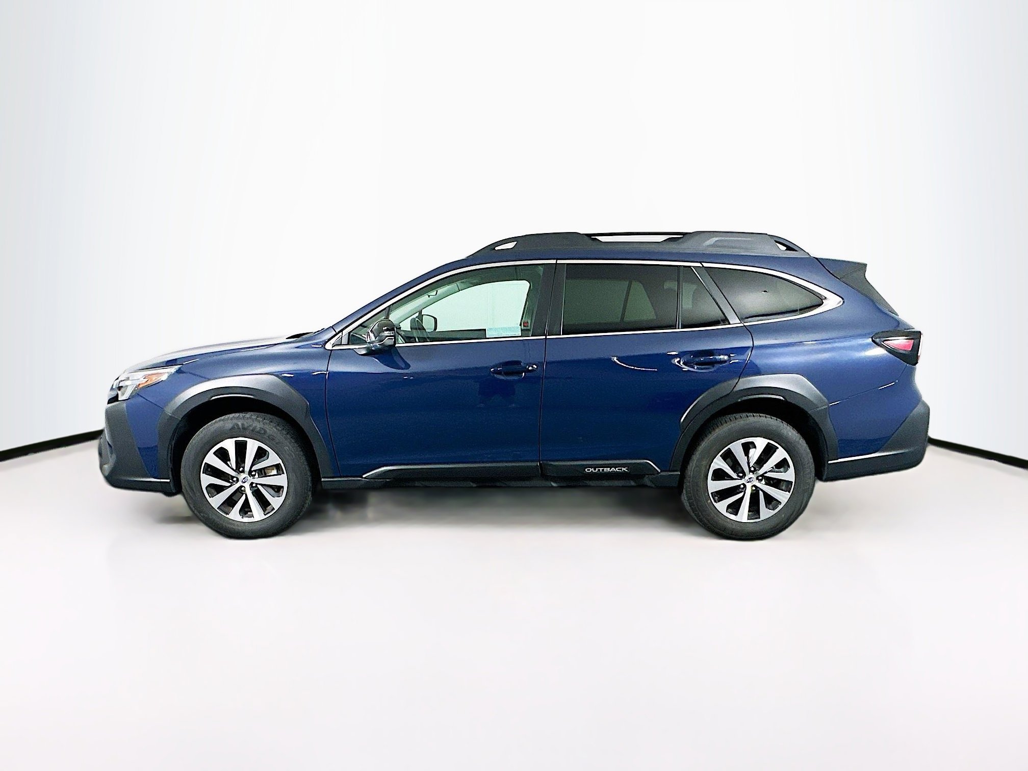 Used 2025 Subaru Outback Premium AWD/4WD image 4