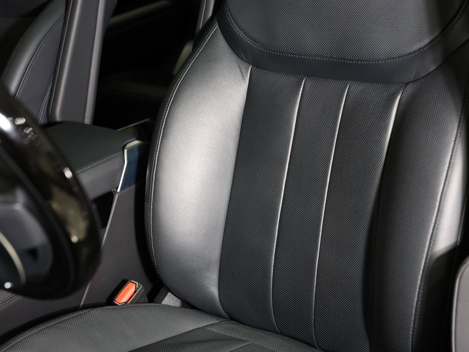 Used 2023 Land Rover Range Rover Long Wheelbase Autobiography image 18