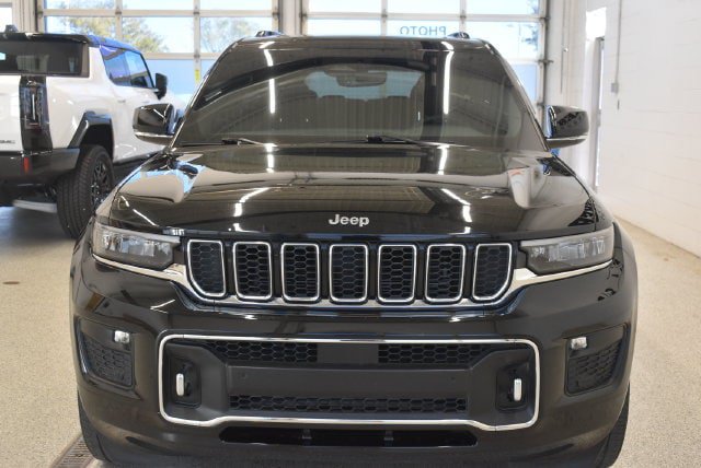 Used 2024 Jeep Grand Cherokee L Overland w/ Trailer Tow Package AWD/4WD image 3