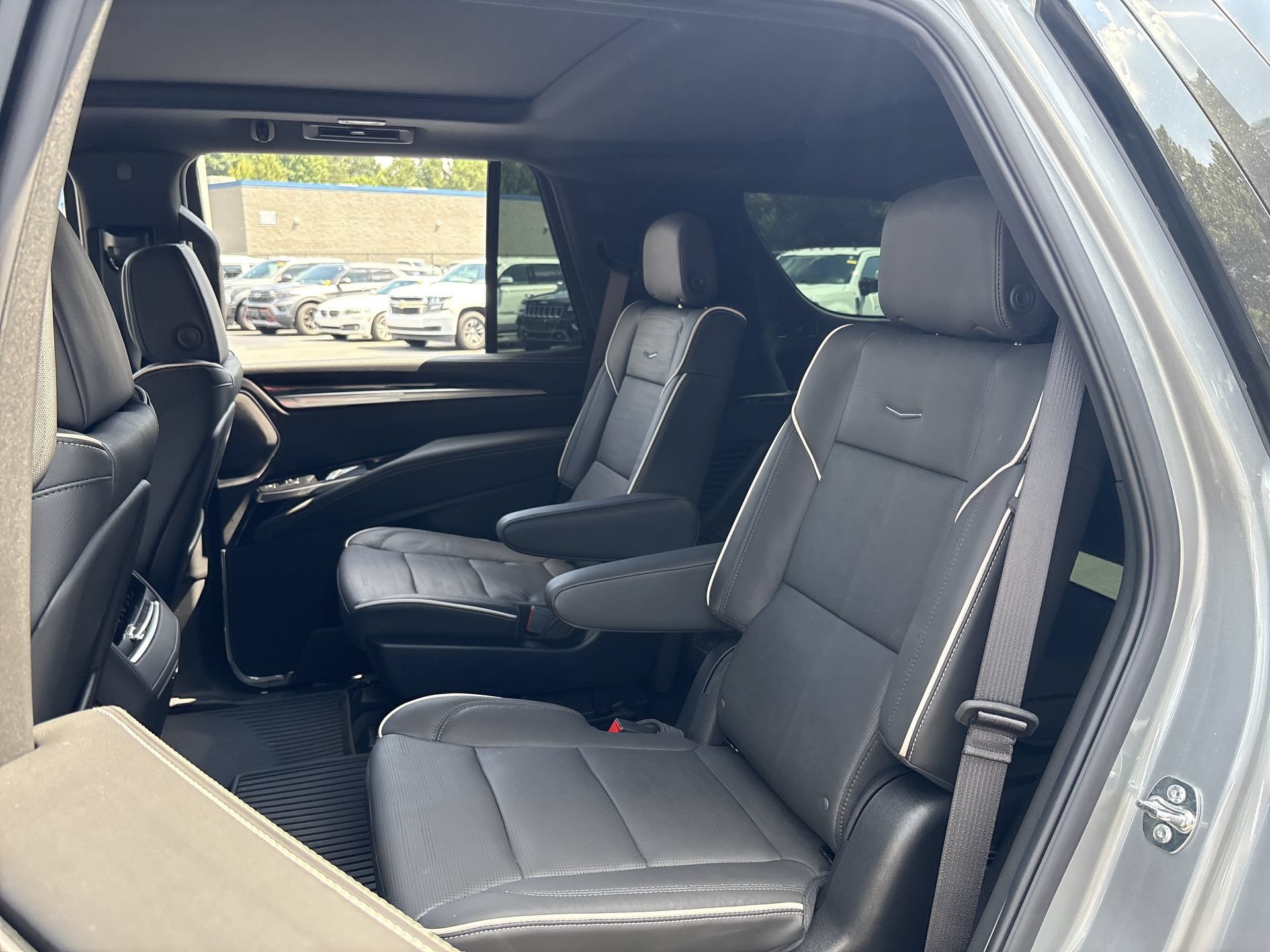 Used 2026 Cadillac Escalade Sport w/ LPO, ONYX Package AWD/4WD image 17