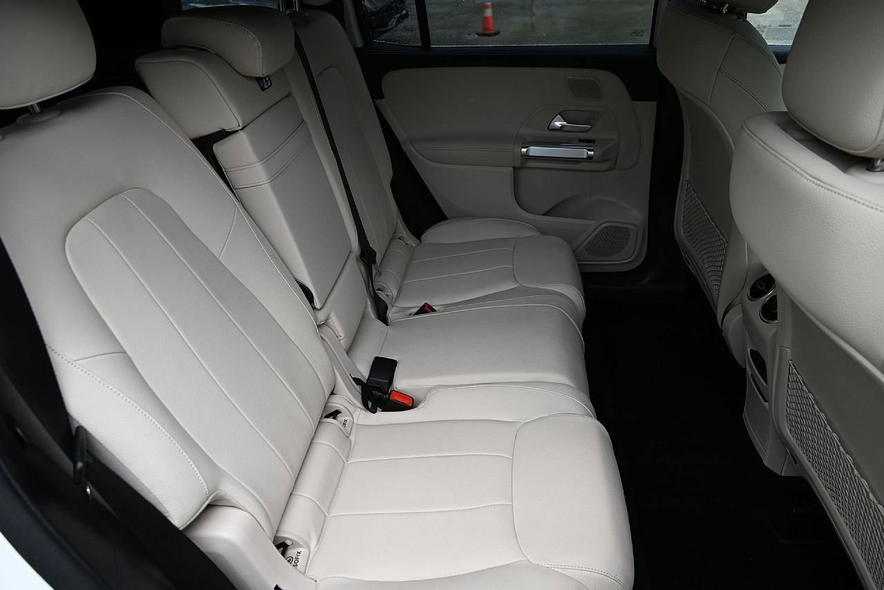 Certified 2025 Mercedes-Benz GLB 250 image 12