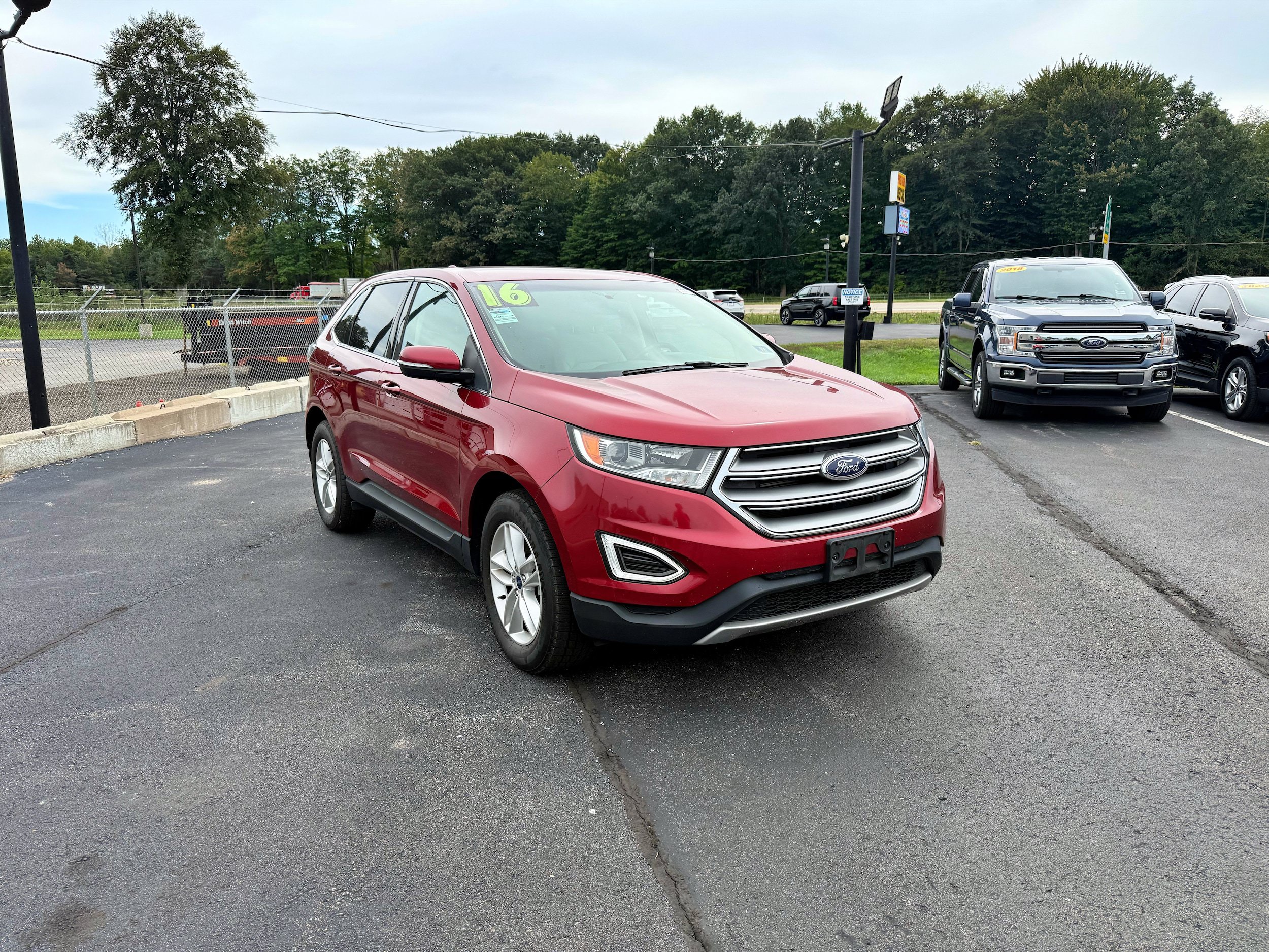 Used 2016 Ford Edge SEL w/ Equipment Group 201A AWD/4WD image 3