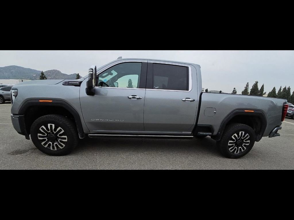 Used 2025 GMC Sierra 2500 Denali Ultimate image 6
