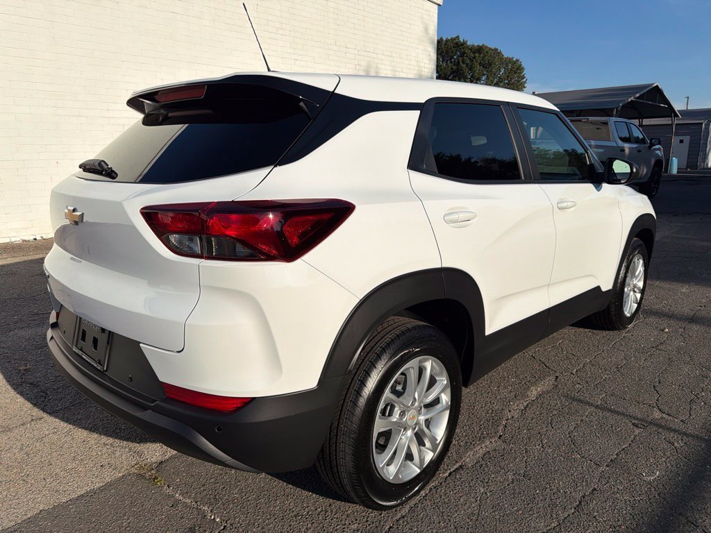 New 2026 Chevrolet TrailBlazer LS w/ LS Convenience Package FWD image 2