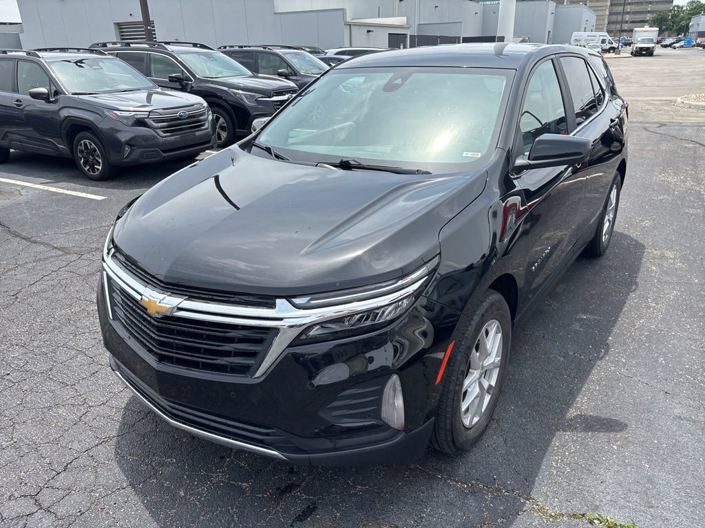 Used 2023 Chevrolet Equinox LT w/ Driver Convenience Package FWD image 5