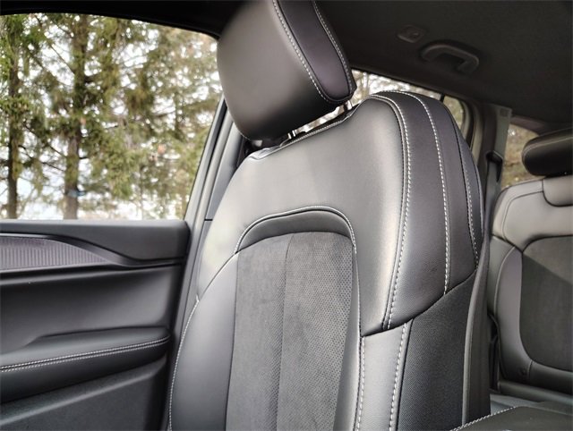 New 2025 Jeep Grand Cherokee Altitude image 28