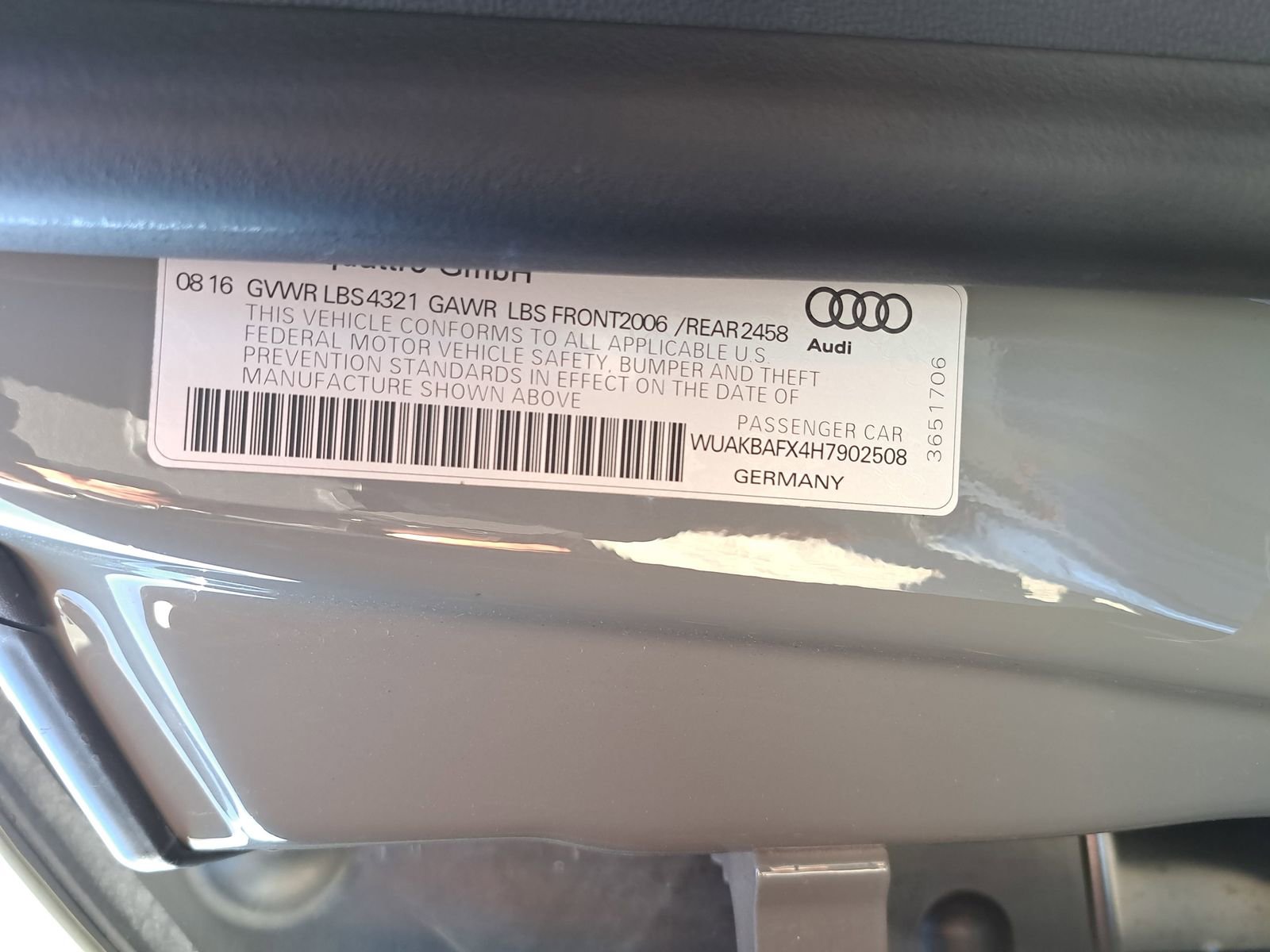 Used 2017 Audi R8 V10 plus w/ Full Leather Package image 11