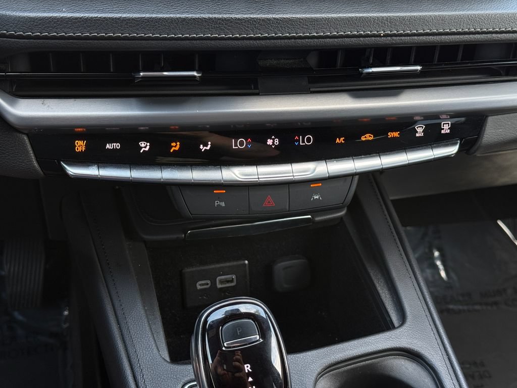 Used 2024 Cadillac XT4 Premium Luxury FWD image 27
