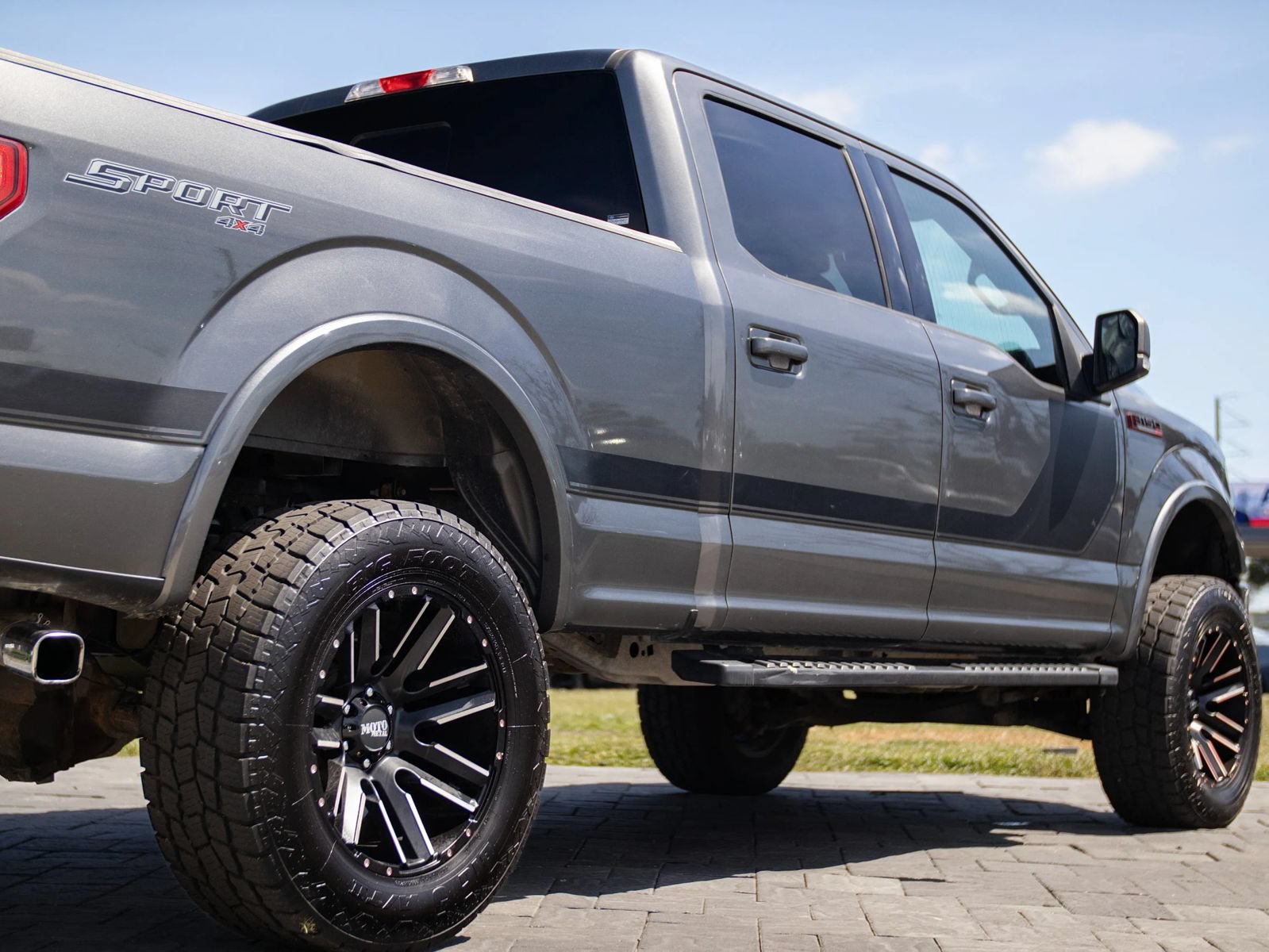 Used 2016 Ford F150 XLT w/ Equipment Group 302A Luxury AWD/4WD image 14