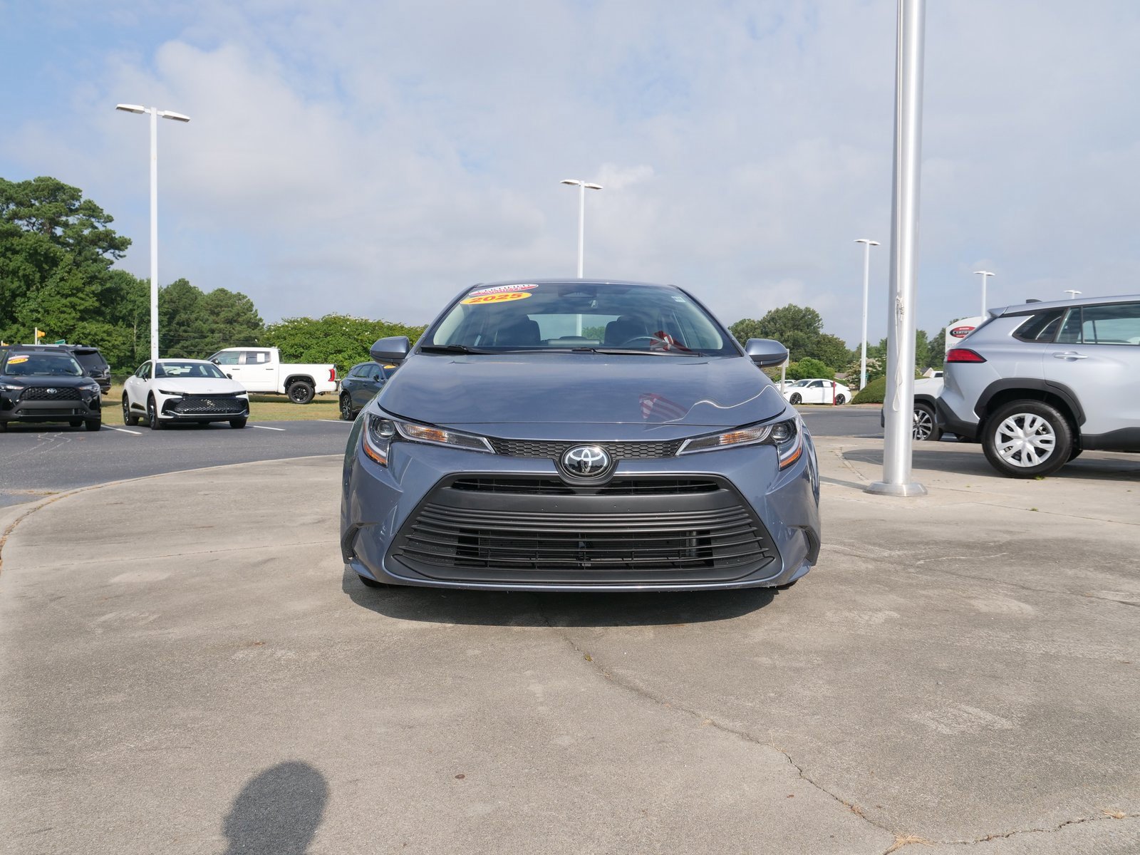 Used 2025 Toyota Corolla LE image 9