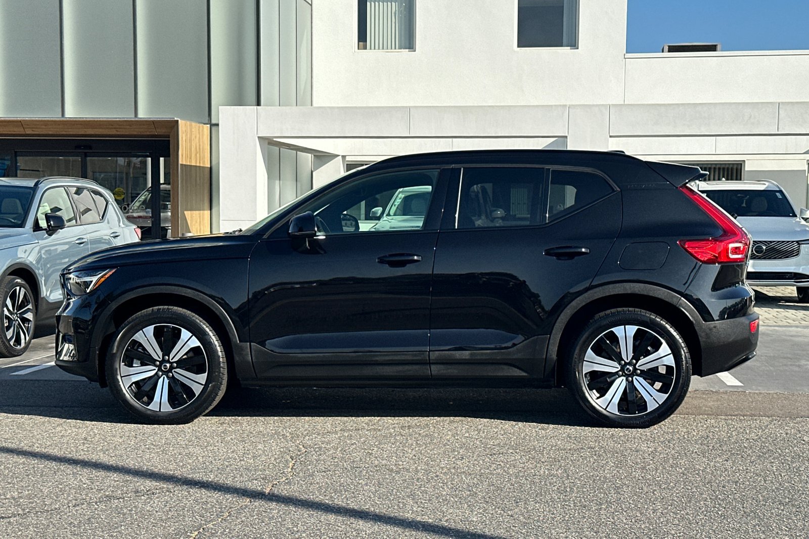 Certified 2023 Volvo XC40 Recharge Plus w/ Protection Package Premier AWD/4WD image 7