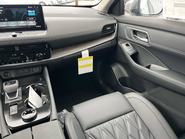 New 2026 Nissan Rogue Platinum w/ Tech Package AWD/4WD image 16