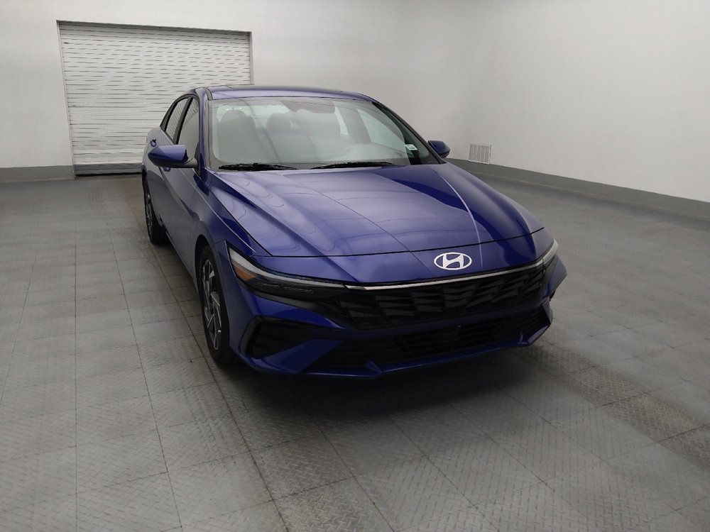 Used 2025 Hyundai Elantra SEL FWD image 14