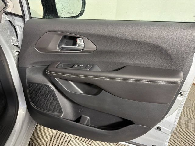New 2026 Chrysler Voyager LX FWD image 30