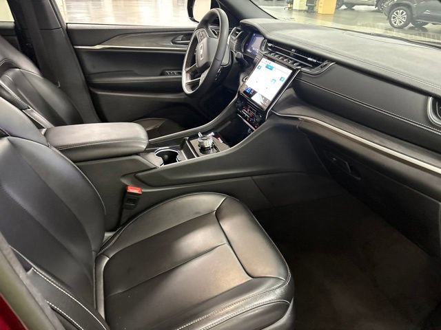 Used 2024 Jeep Grand Cherokee L Limited AWD/4WD image 9