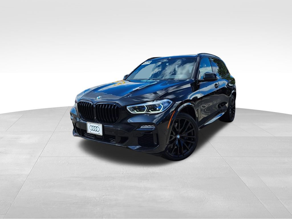 Used 2021 BMW X5 M50i w/ Executive Package AWD/4WD image 3