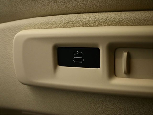 Used 2021 BMW X7 xDrive40i w/ Premium Package image 18