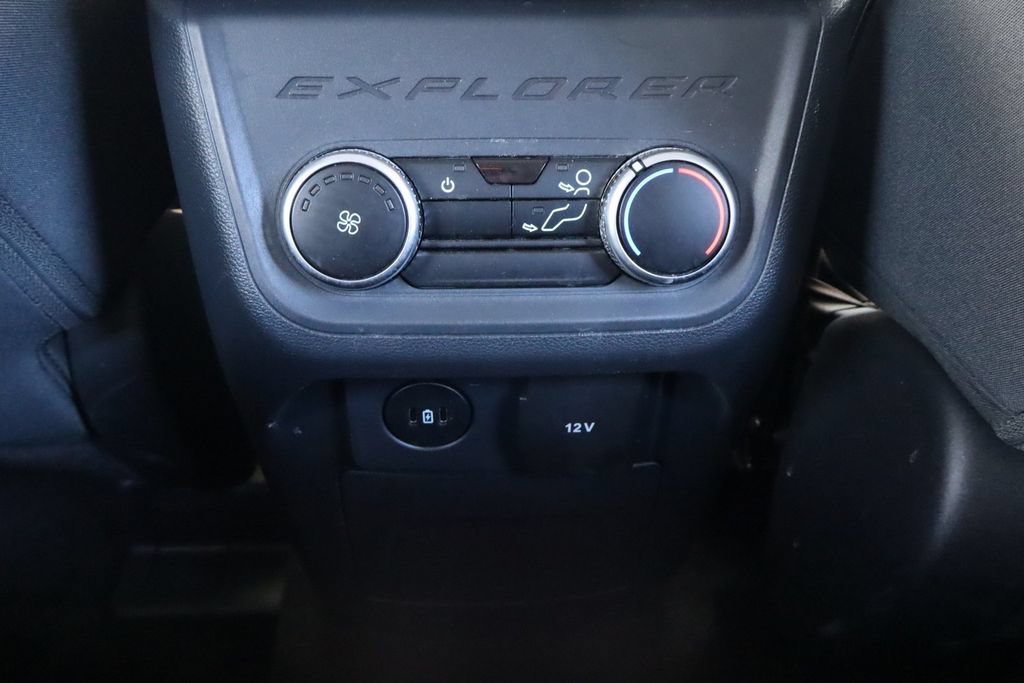 Used 2025 Ford Explorer Active RWD image 36