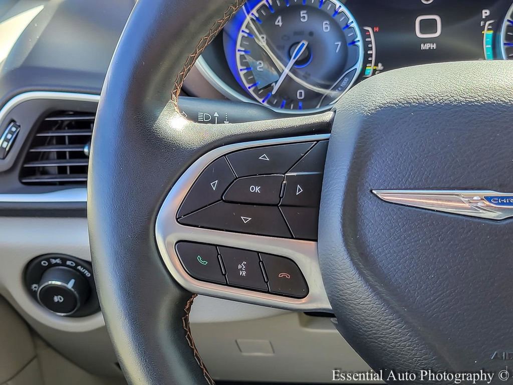 Used 2019 Chrysler Pacifica Touring-L w/ Advanced Safetytec Group image 15