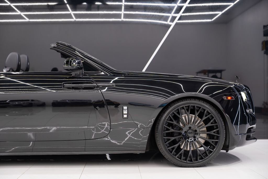 Used 2016 Rolls-Royce Dawn image 12