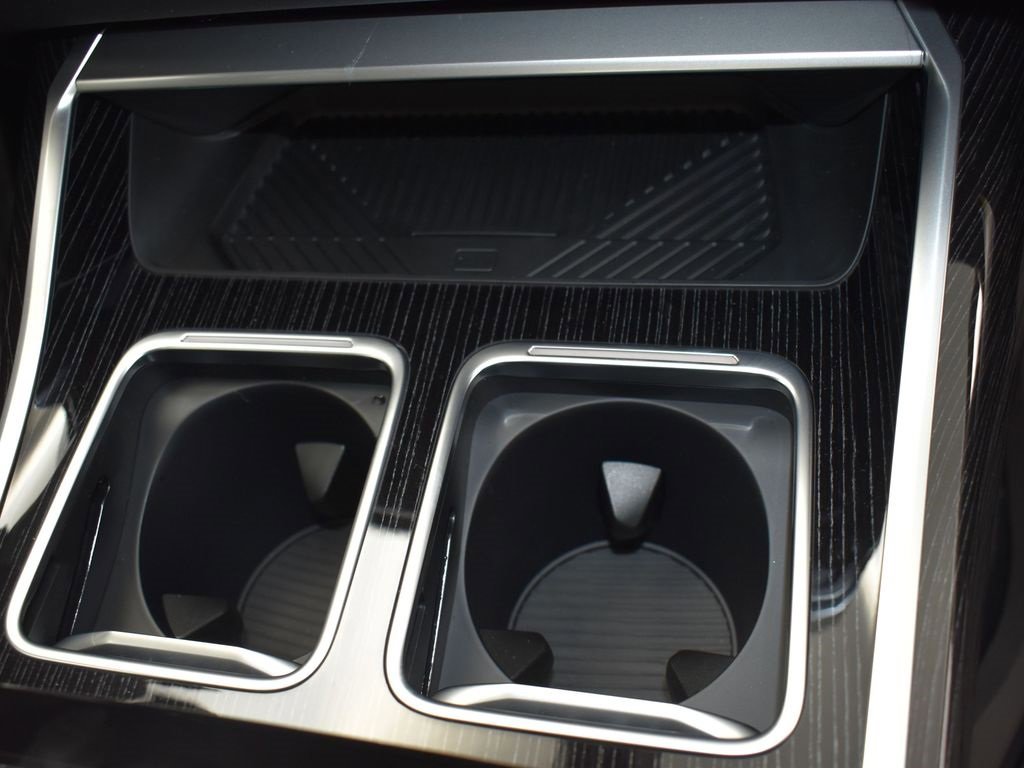 New 2026 BMW 740i w/ Executive Package image 23