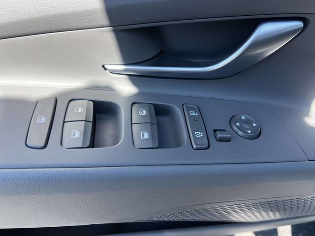 Certified 2026 Hyundai Elantra Sport w/ Cargo Package FWD image 16