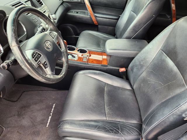 Used 2012 Toyota Highlander Limited w/ Tow Pkg AWD/4WD image 12