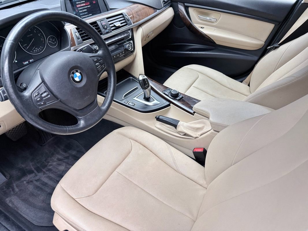 Used 2018 BMW 320i xDrive Sedan w/ Convenience Package image 9