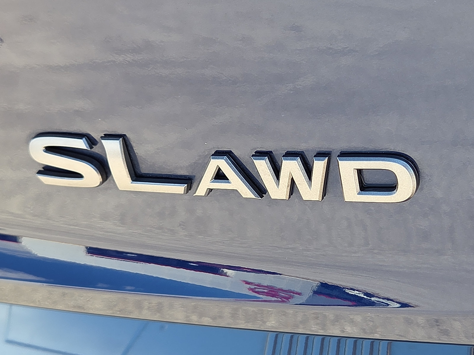 Used 2025 Nissan Rogue SL AWD/4WD image 8