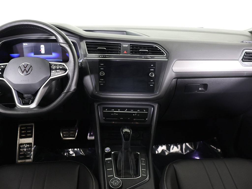 Certified 2023 Volkswagen Tiguan SE R-Line AWD/4WD image 37