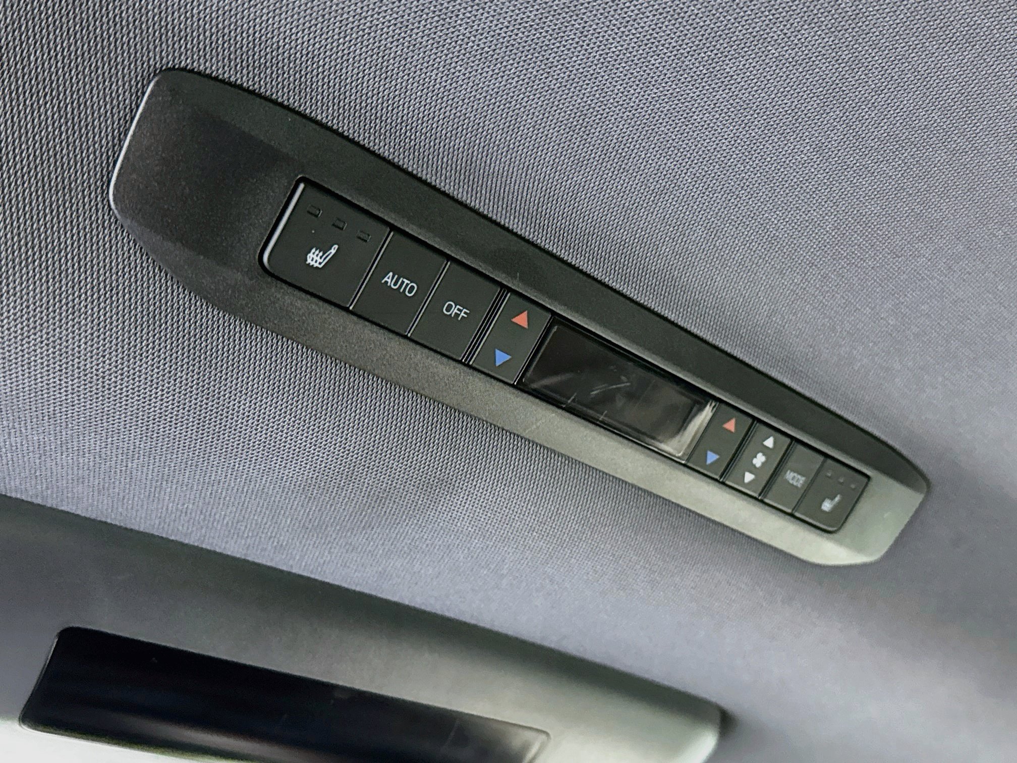 Used 2022 Toyota Sienna Platinum FWD image 28