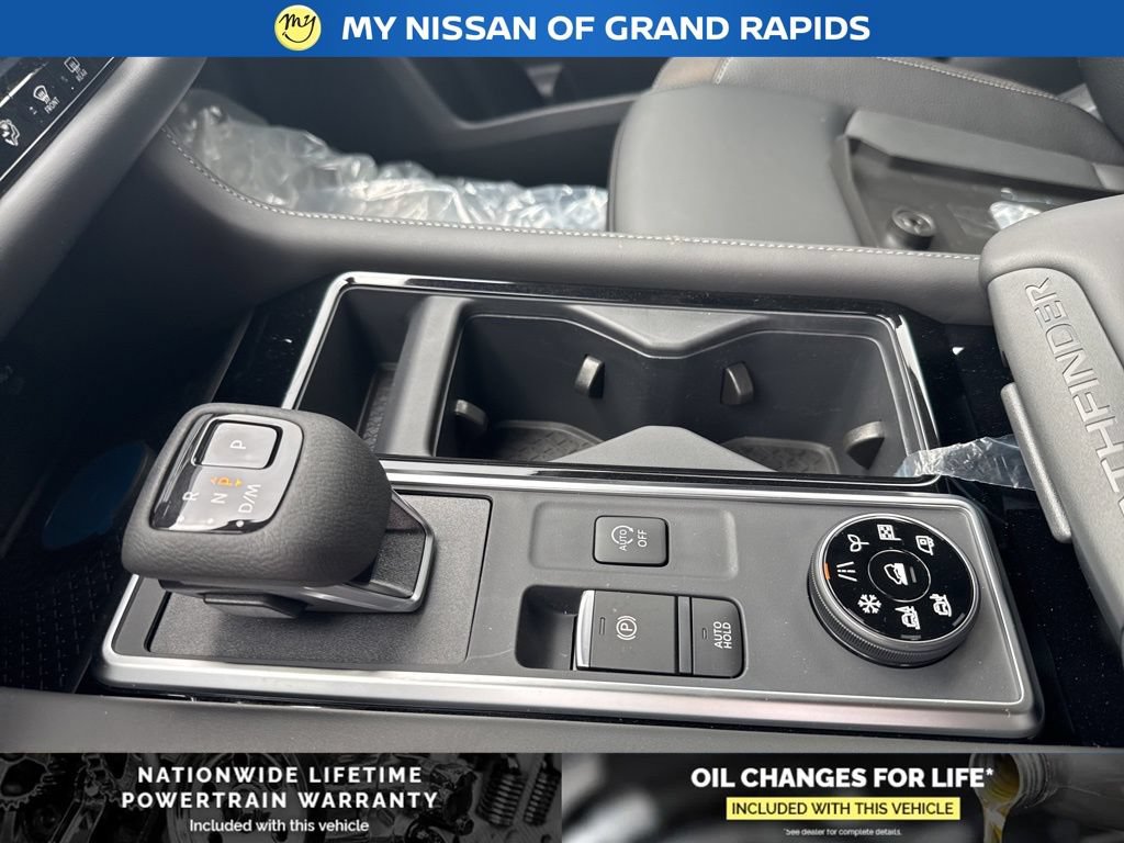 New 2026 Nissan Pathfinder SL AWD/4WD image 13