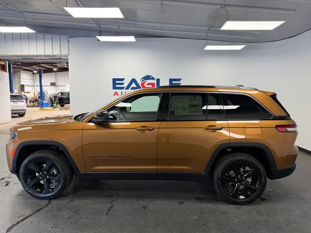 New 2026 Jeep Grand Cherokee Limited AWD/4WD image 3