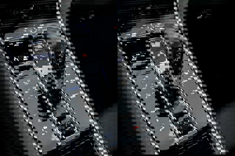 Used 2018 Porsche Panamera 4S image 37