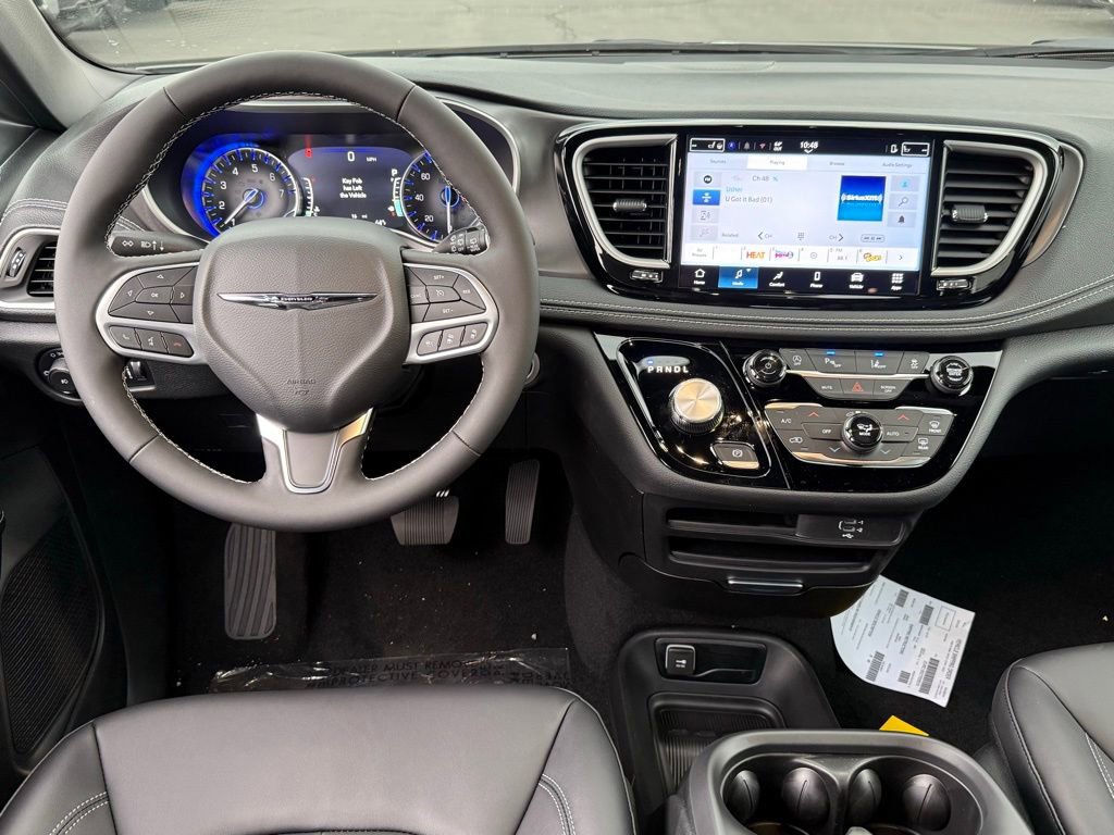 New 2026 Chrysler Pacifica Select image 30