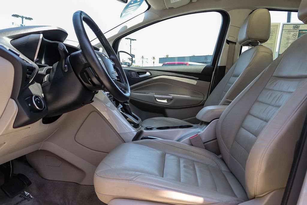 Used 2015 Ford C-MAX Energi SEL w/ Equipment Group 303A FWD image 17