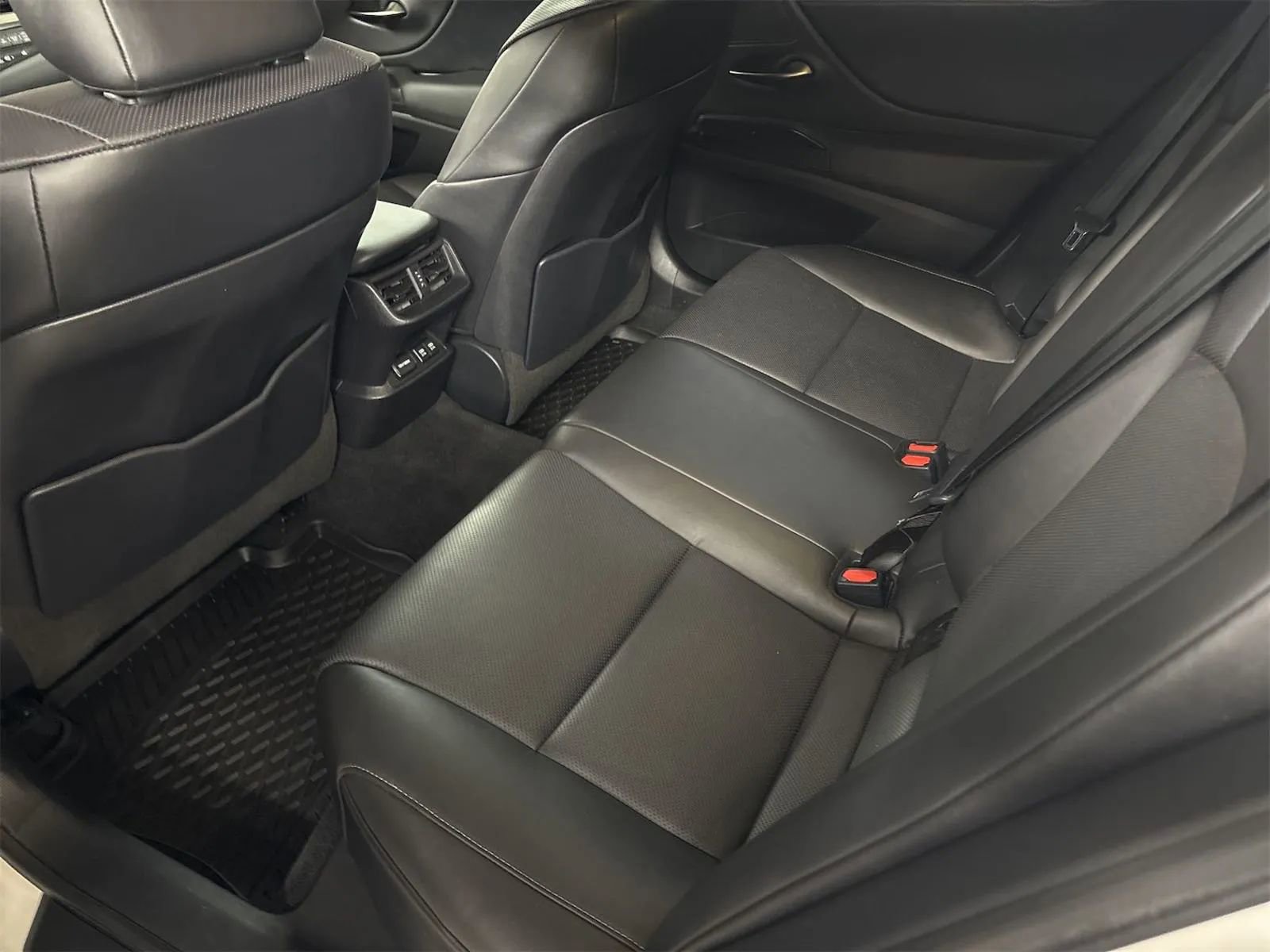 Used 2019 Lexus ES 350 F Sport image 12