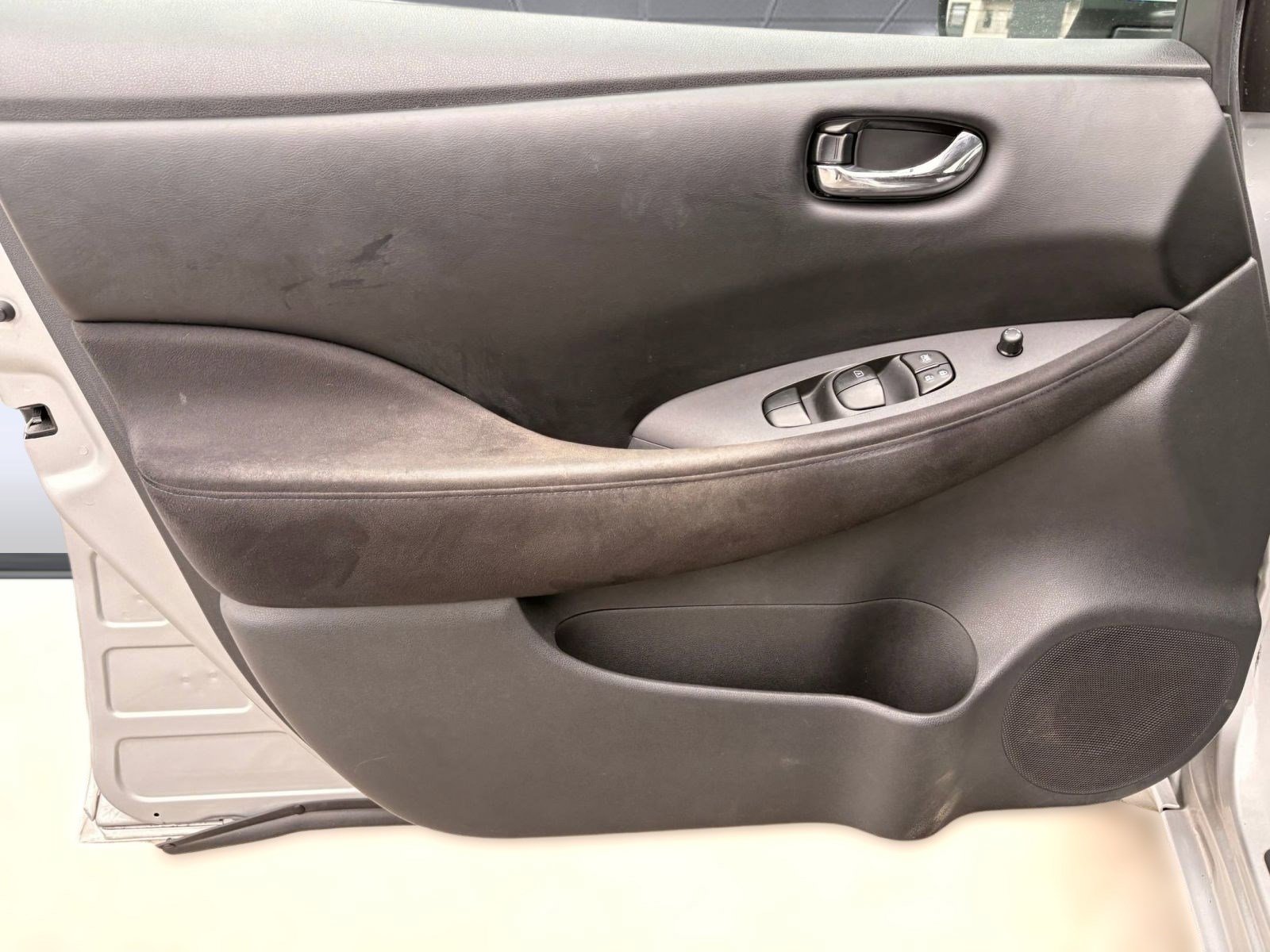 Used 2013 Nissan Leaf S image 20