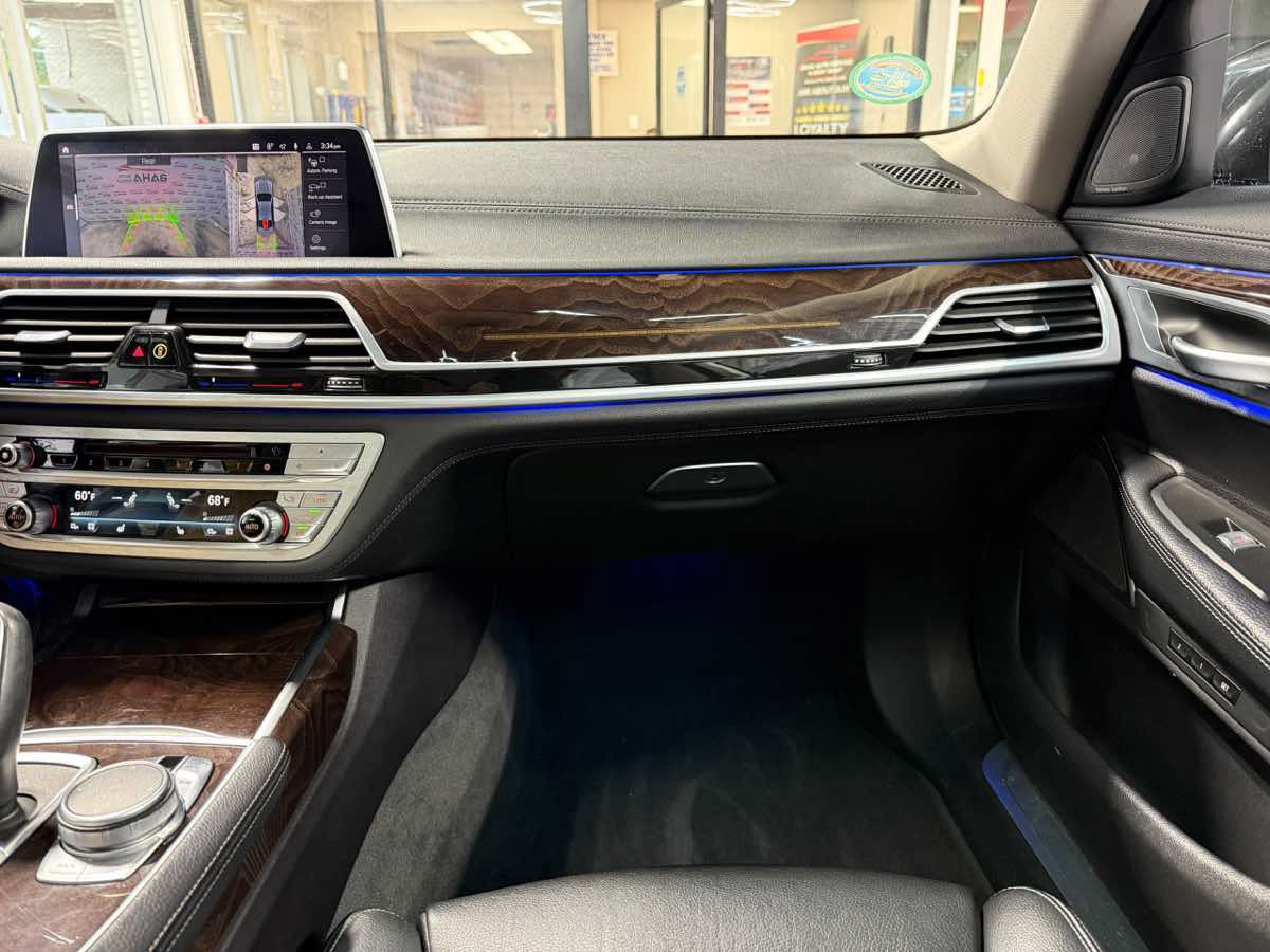Used 2020 BMW 740i xDrive w/ Cold Weather Package AWD/4WD image 17