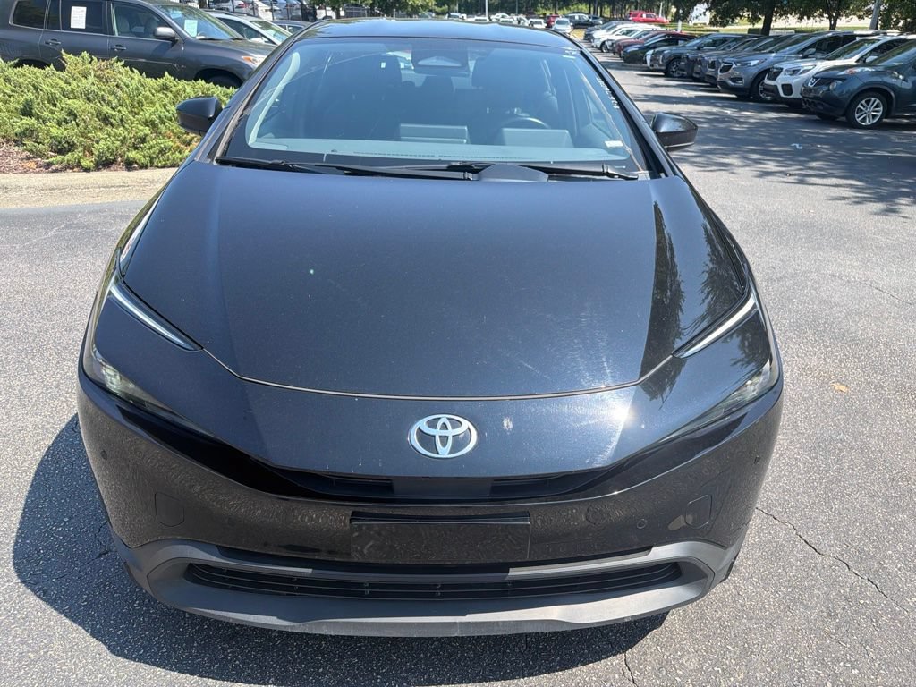 Used 2024 Toyota Prius LE FWD image 3
