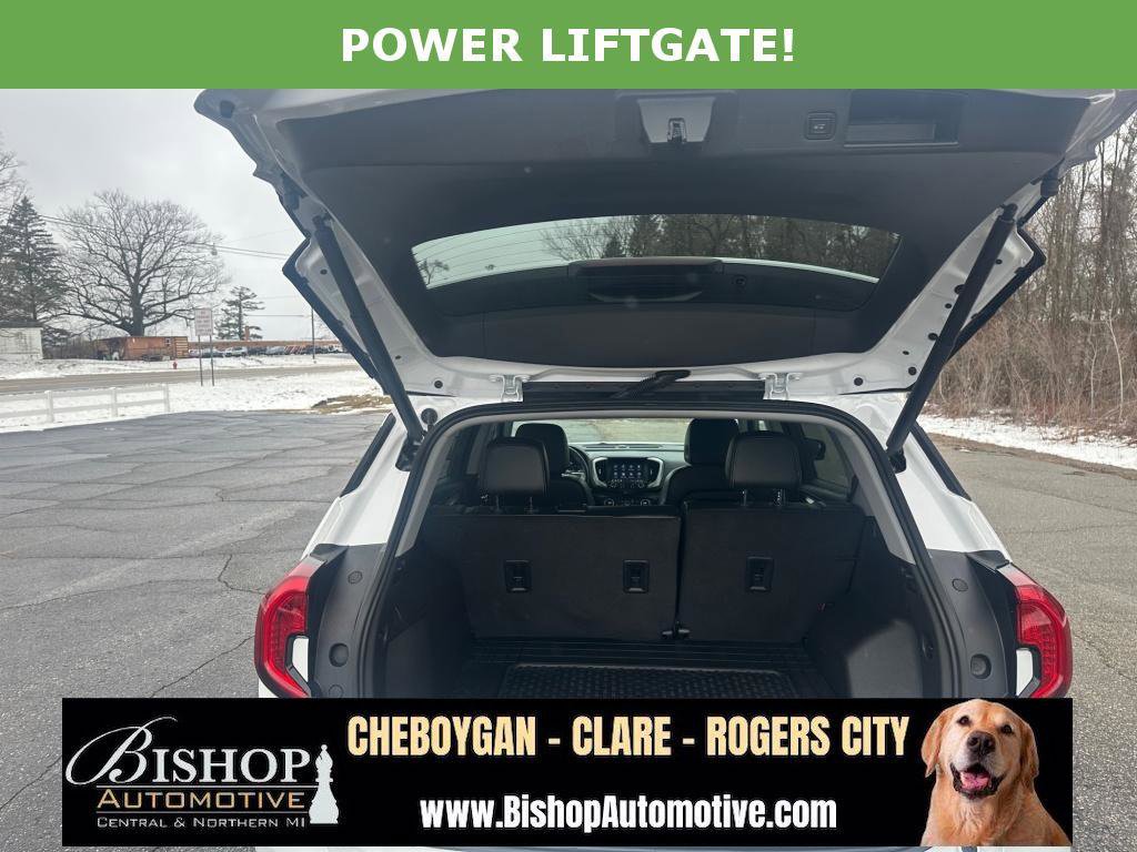 Used 2024 GMC Terrain SLT image 13