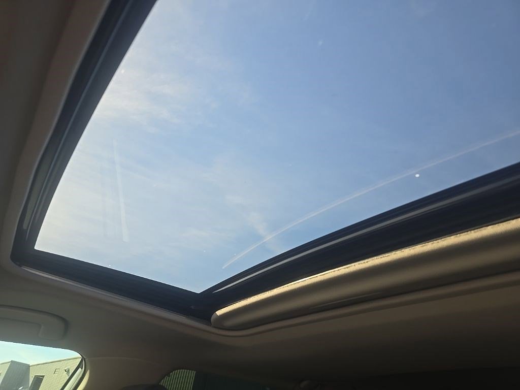 Used 2021 Toyota RAV4 XLE w/ Convenience Package image 18