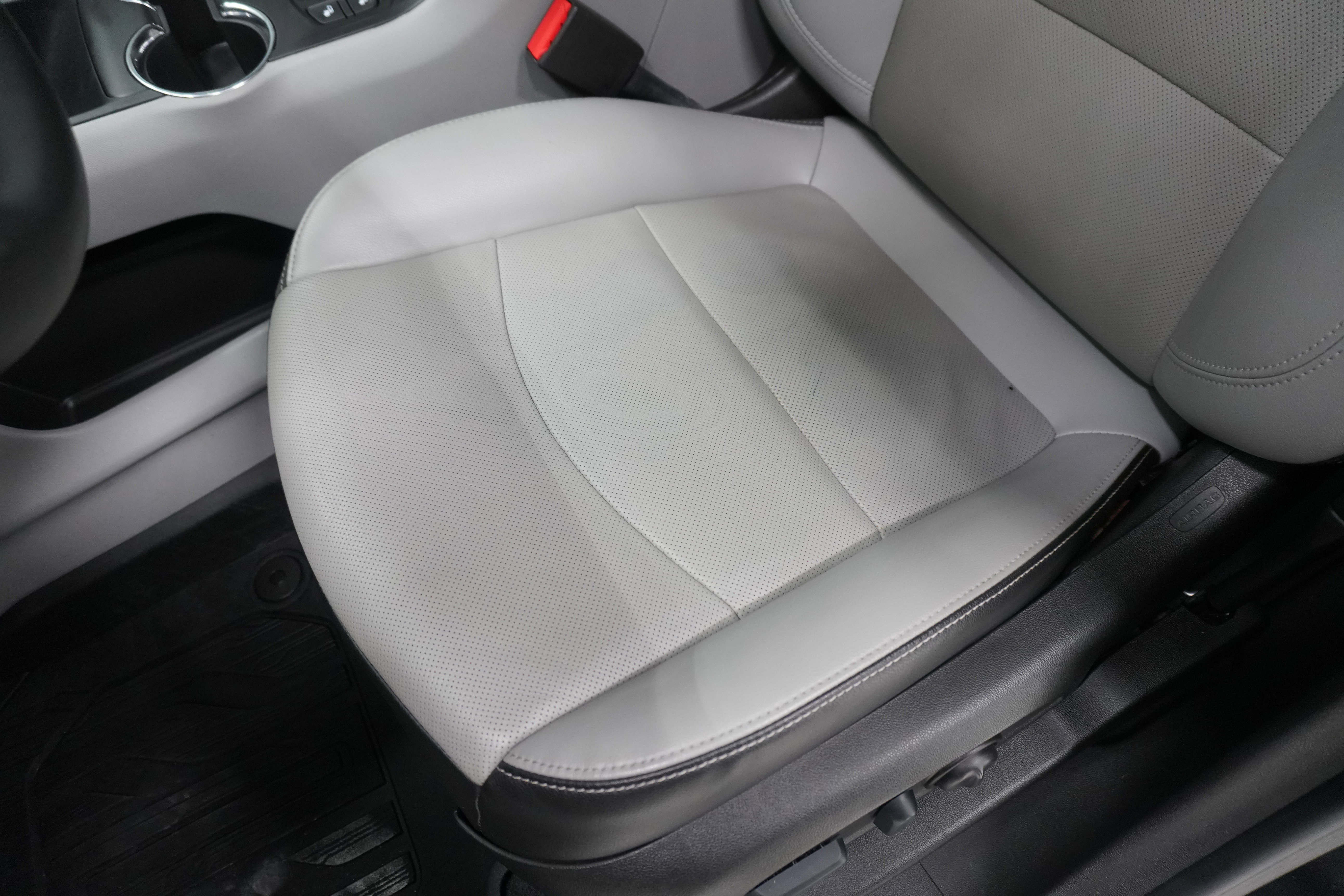 Used 2023 GMC Terrain SLT w/ Infotainment Package II AWD/4WD image 12