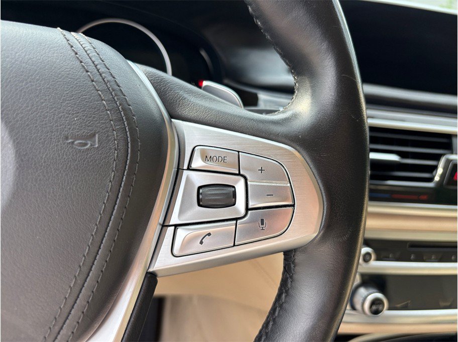 Used 2016 BMW 750i RWD image 28