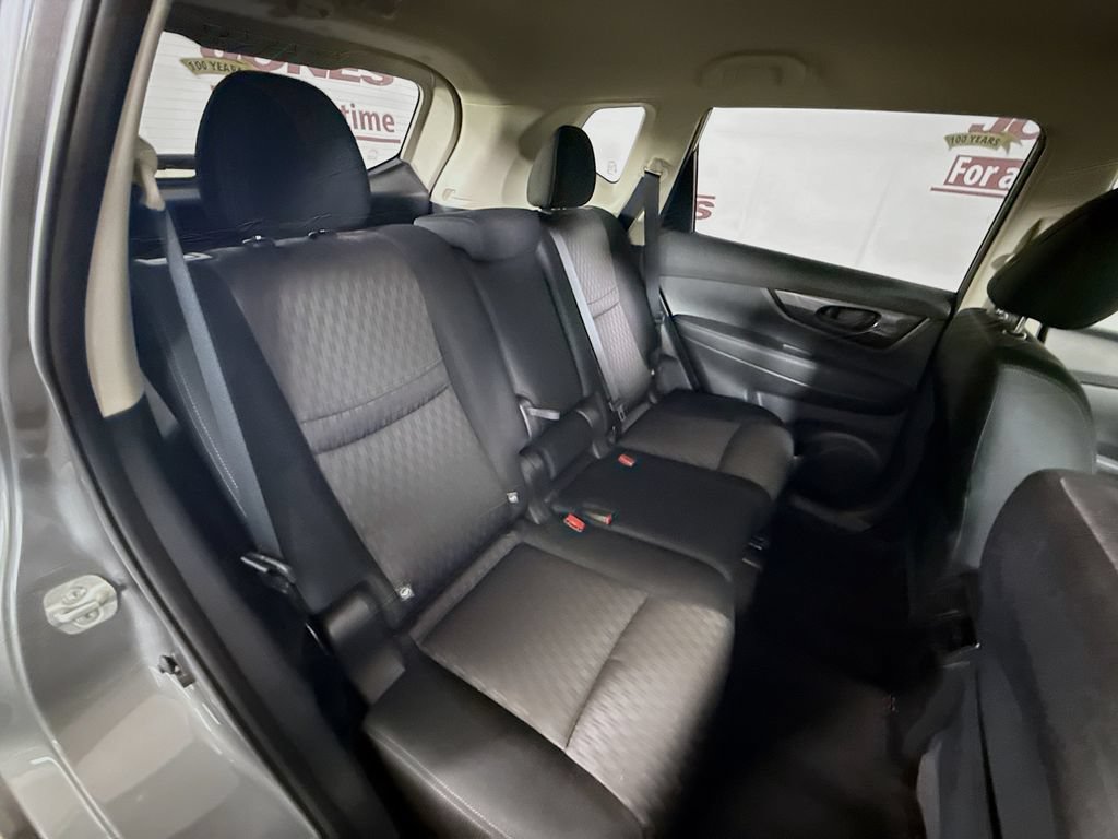 Used 2020 Nissan Rogue S FWD image 27