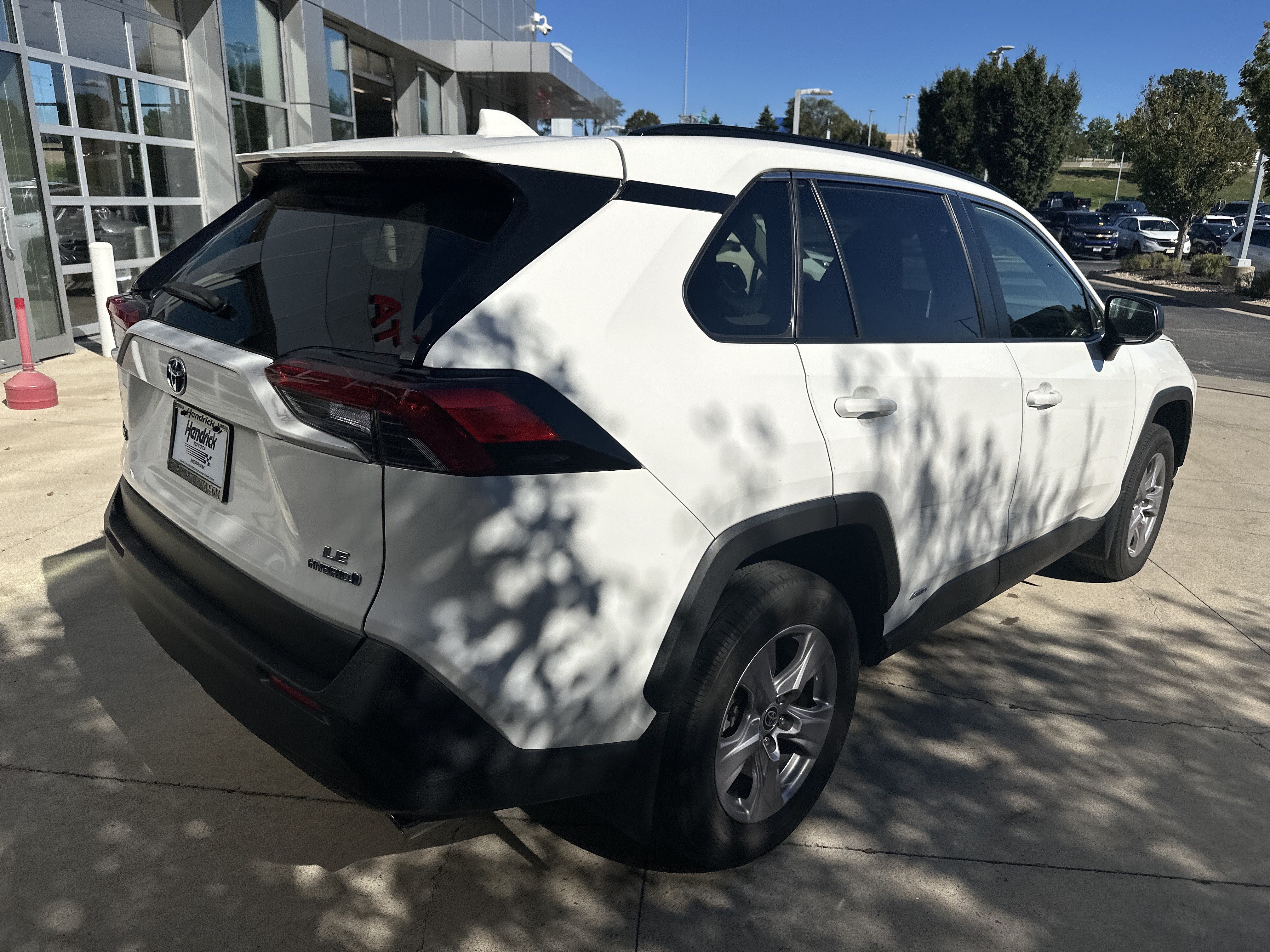 Used 2024 Toyota RAV4 LE AWD/4WD image 6