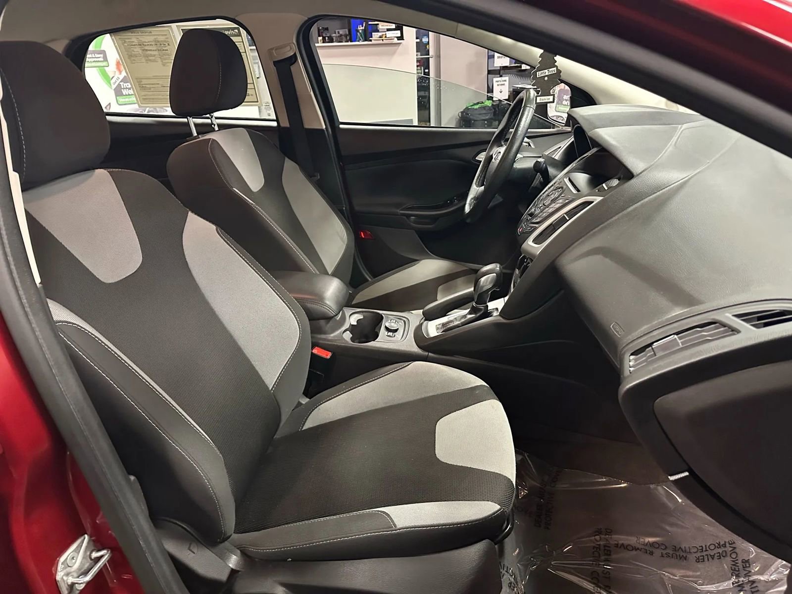 Used 2014 Ford Focus SE w/ SE Sport Package image 52